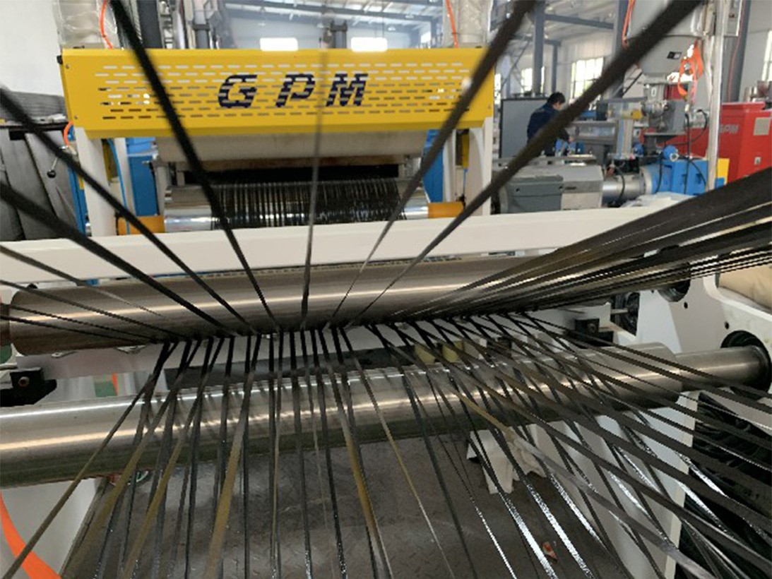 PPS+連續(xù)碳纖維增強(qiáng)熱塑性預(yù)浸料單向帶生產(chǎn)線(CFRTP-UD帶)