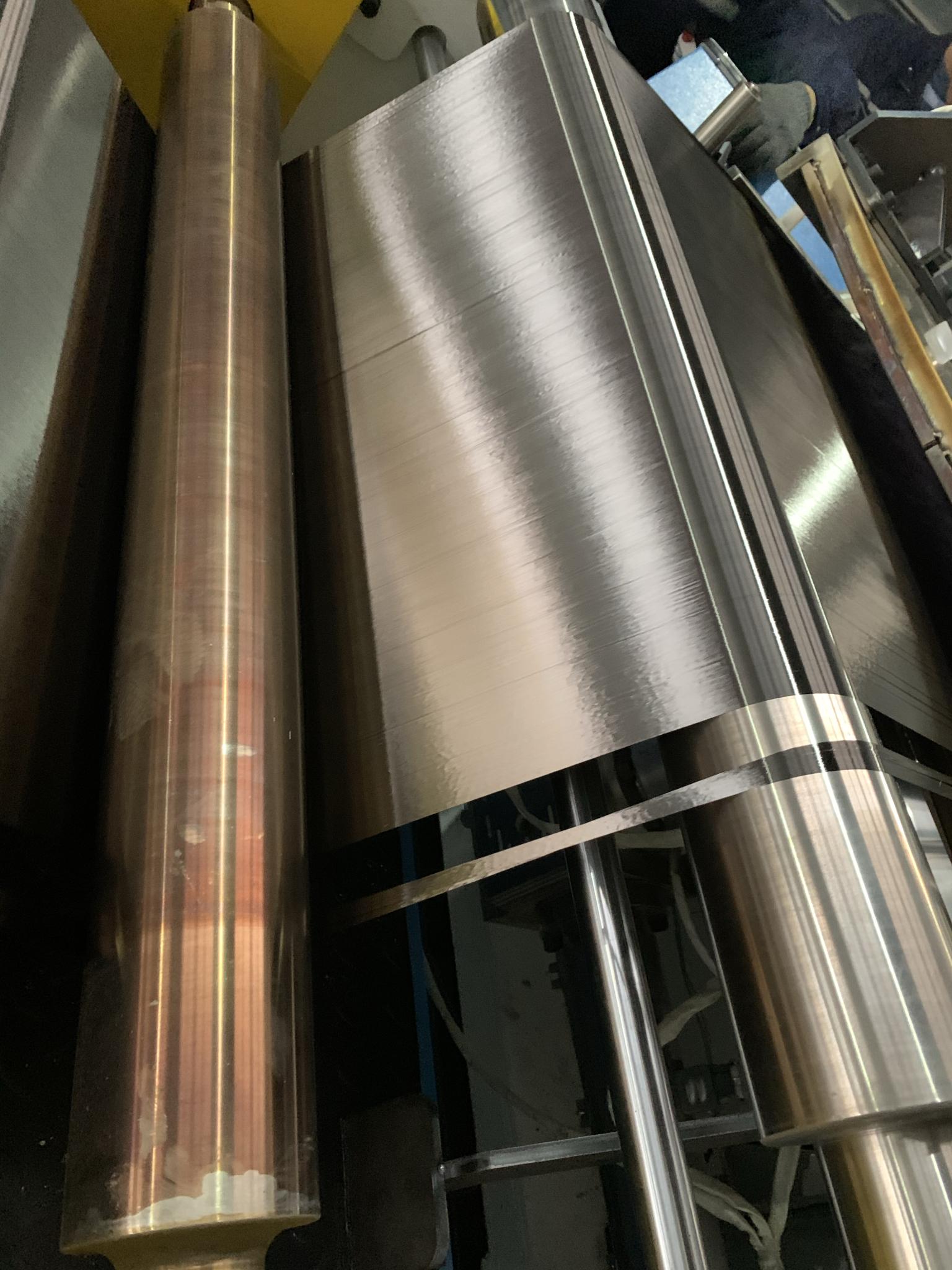 PEEK+連續碳纖維增強熱塑性預浸料單向帶生產線（CFRTP-UD 帶）