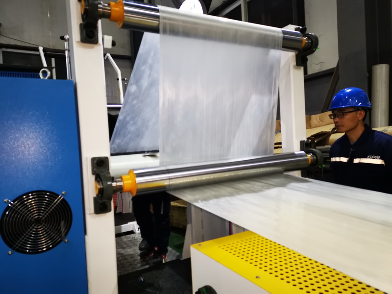 PE+連續(xù)玻璃纖維增強(qiáng)熱塑性單向預(yù)浸帶生產(chǎn)線(CFRT-UD 帶)