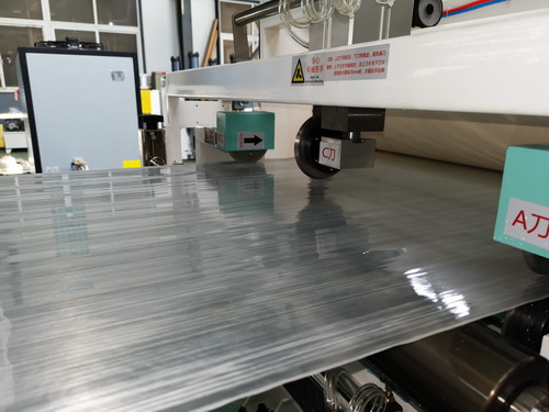 PE+連續(xù)玻璃纖維增強(qiáng)熱塑性單向預(yù)浸帶生產(chǎn)線(CFRT-UD 帶)