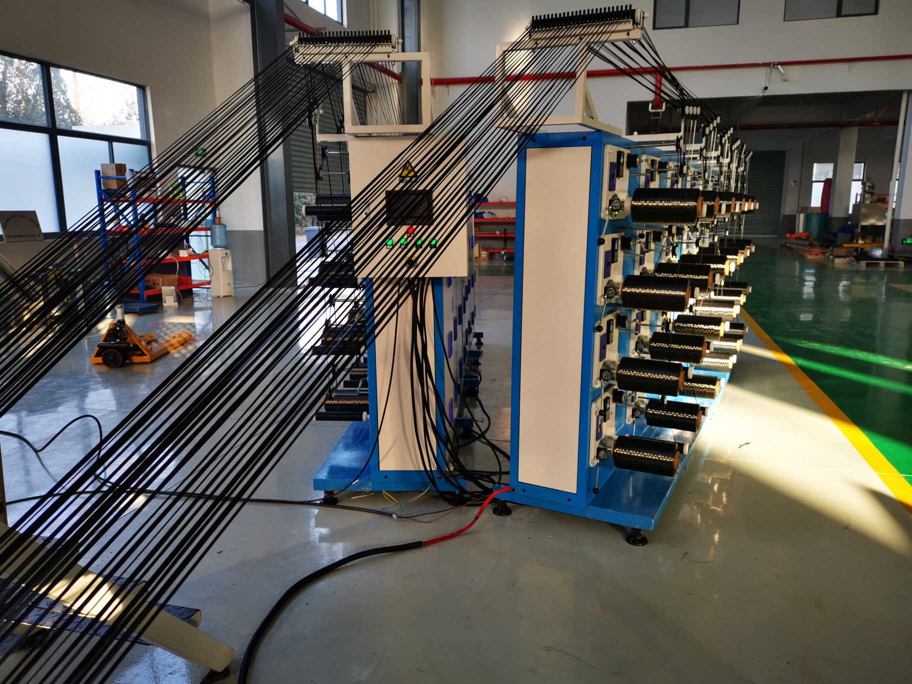 尼龍(PA)+連續(xù)碳纖維增強熱塑性單向預浸帶生產(chǎn)線(CFRTP-UD帶)